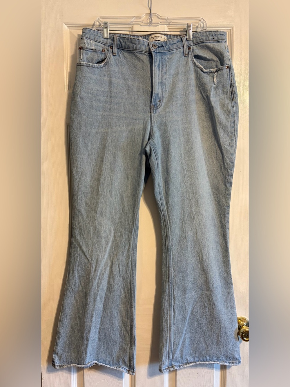 Abercrombie & Fitch Curve Love The Vintage Flare High Rise Jeans Light Wash 33 R